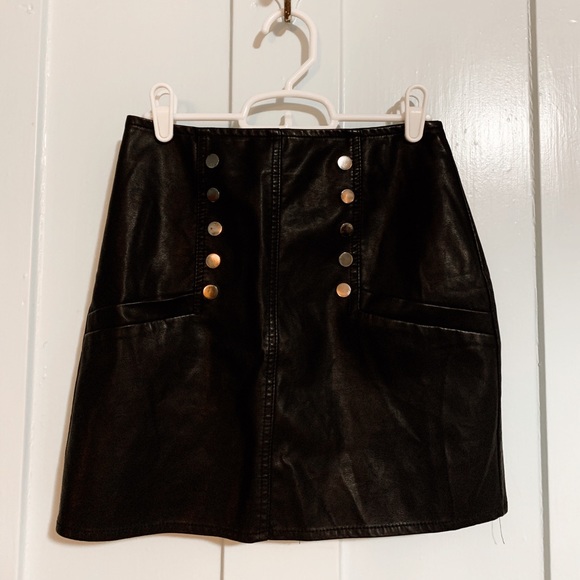 SHIEN Women’s Leather Mini Skirt - Picture 3 of 4